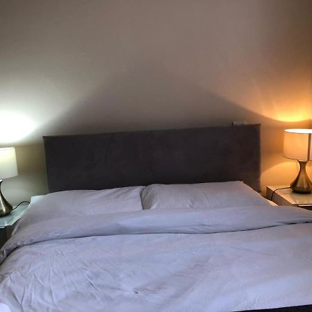Entire Flat Very Comfortable 1 Bedroom London Exterior photo