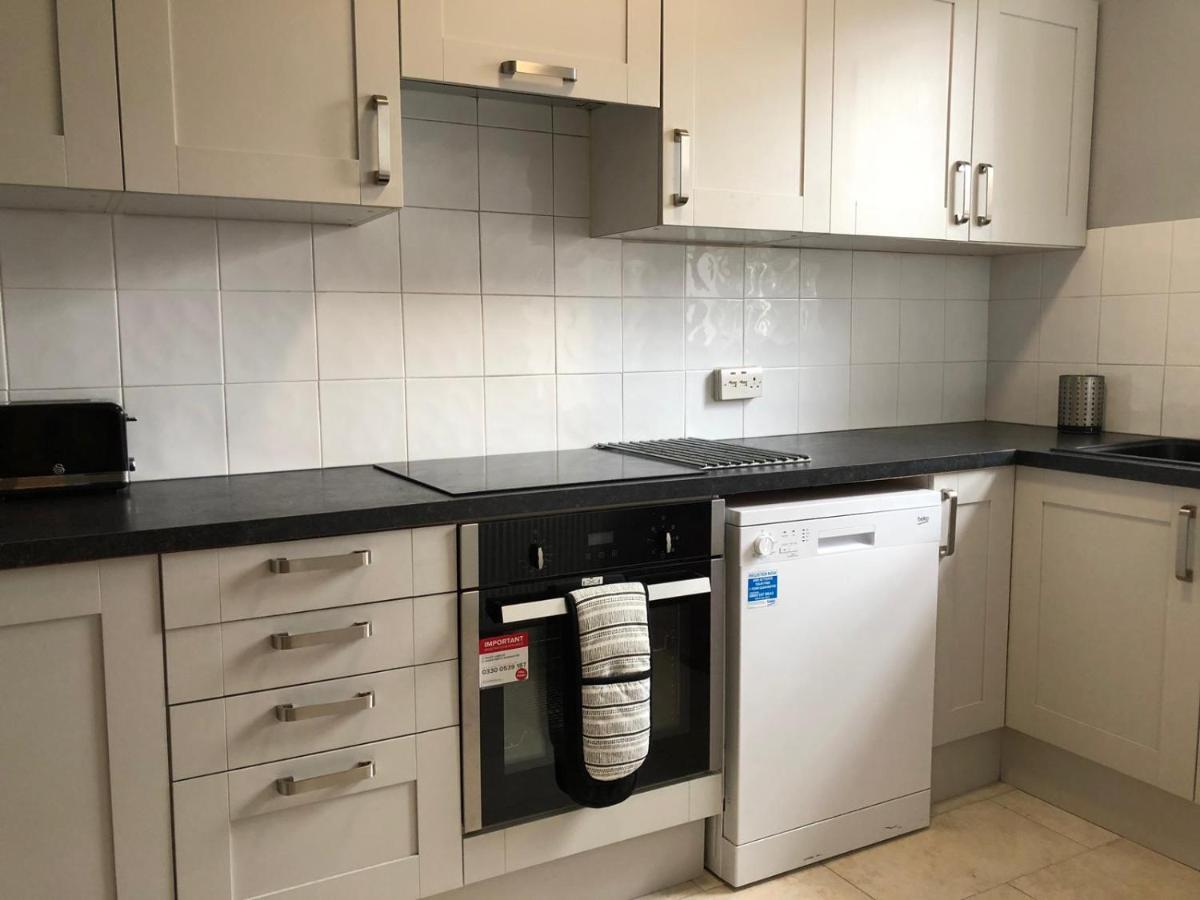 Entire Flat Very Comfortable 1 Bedroom London Exterior photo